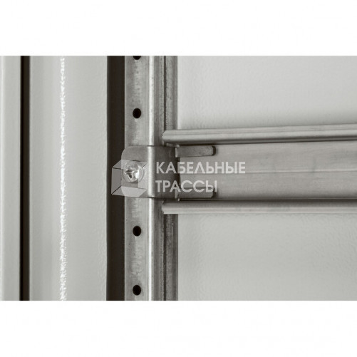 DIN-рейка на дверь - для шкафов Altis с дверью шириной 600 мм | 047715 | Legrand