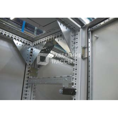 Цоколь сейсмостойкий - для шкафов Altis шириной 800 мм и глубиной 600 мм | 047342 | Legrand