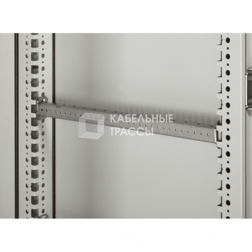 Траверс перфорированный горизонтальный - для шкафов Altis шириной/глубиной 1000 мм | 048018 | Legrand