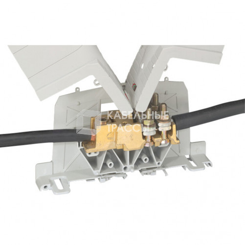 Силовая клемма Viking 3 - два вывода под кабель - шаг 42 мм | 039010 | Legrand